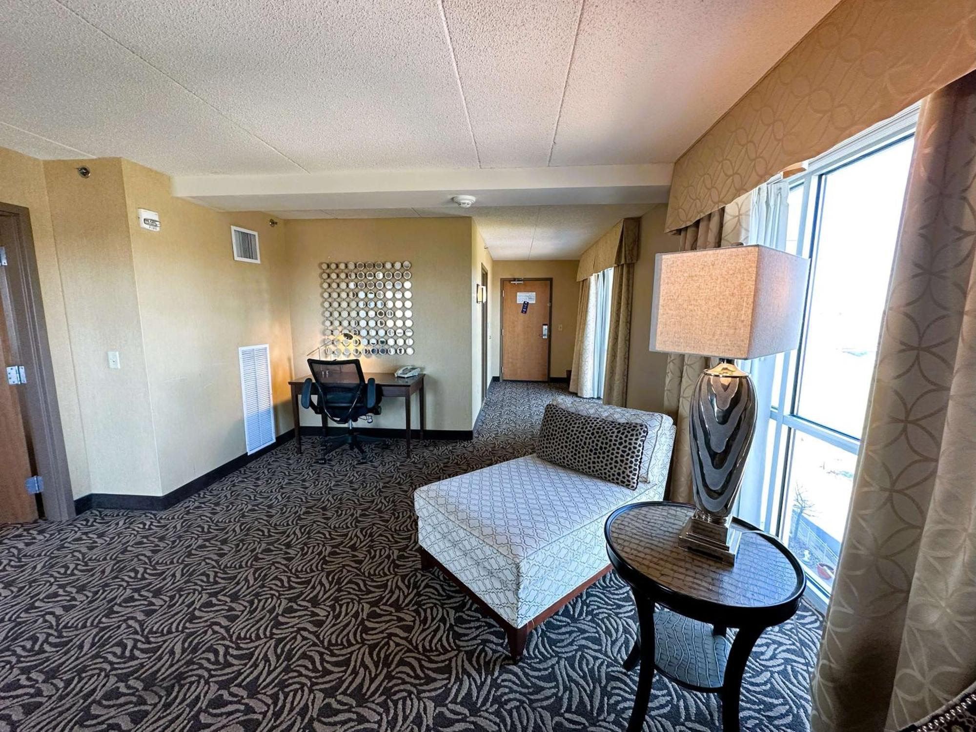 Doubletree By Hilton Bay City - Riverfront Exterior foto