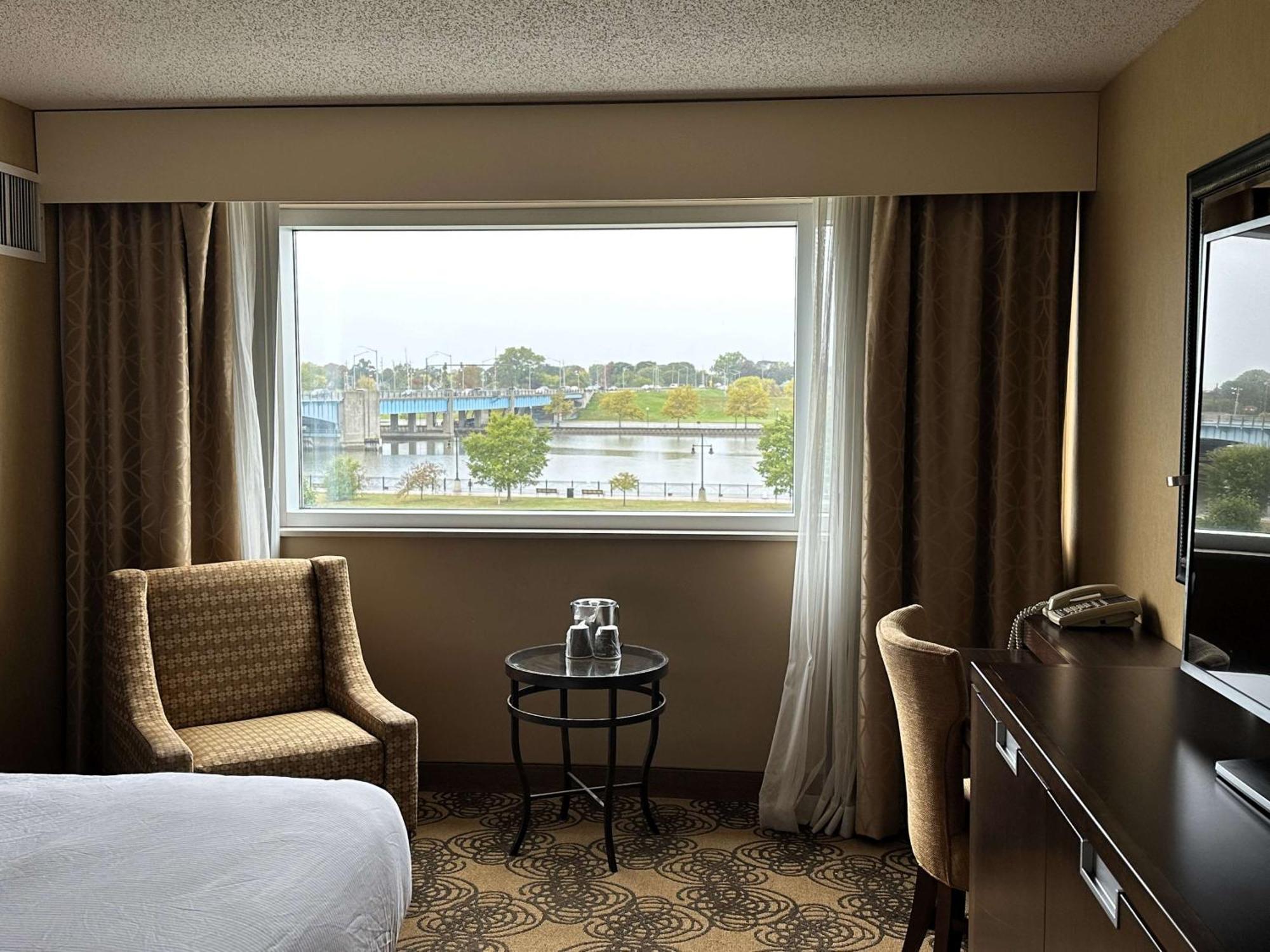 Doubletree By Hilton Bay City - Riverfront Exterior foto